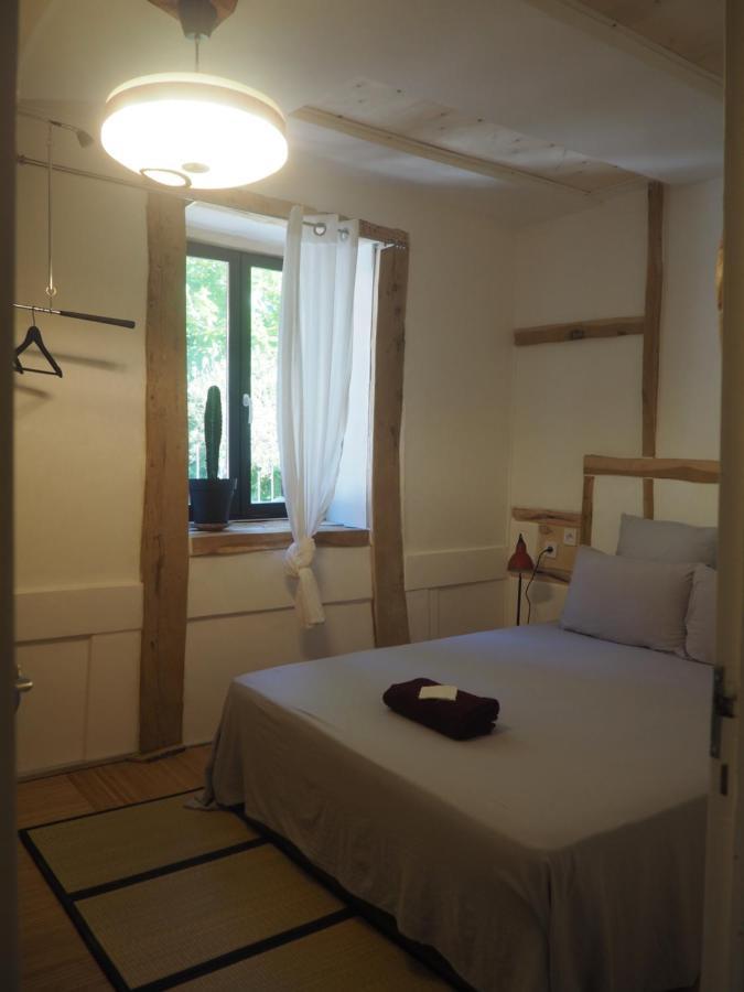 Moulin Bas, Pres De La Riviere Bed & Breakfast Carnac-Rouffiac Exterior photo